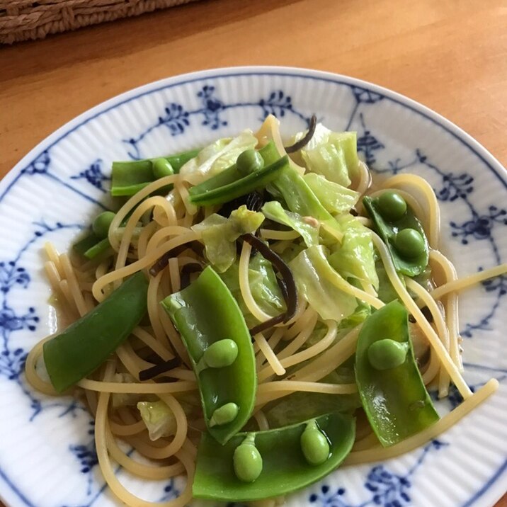 春キャベツとスナップえんどうの塩昆布パスタ